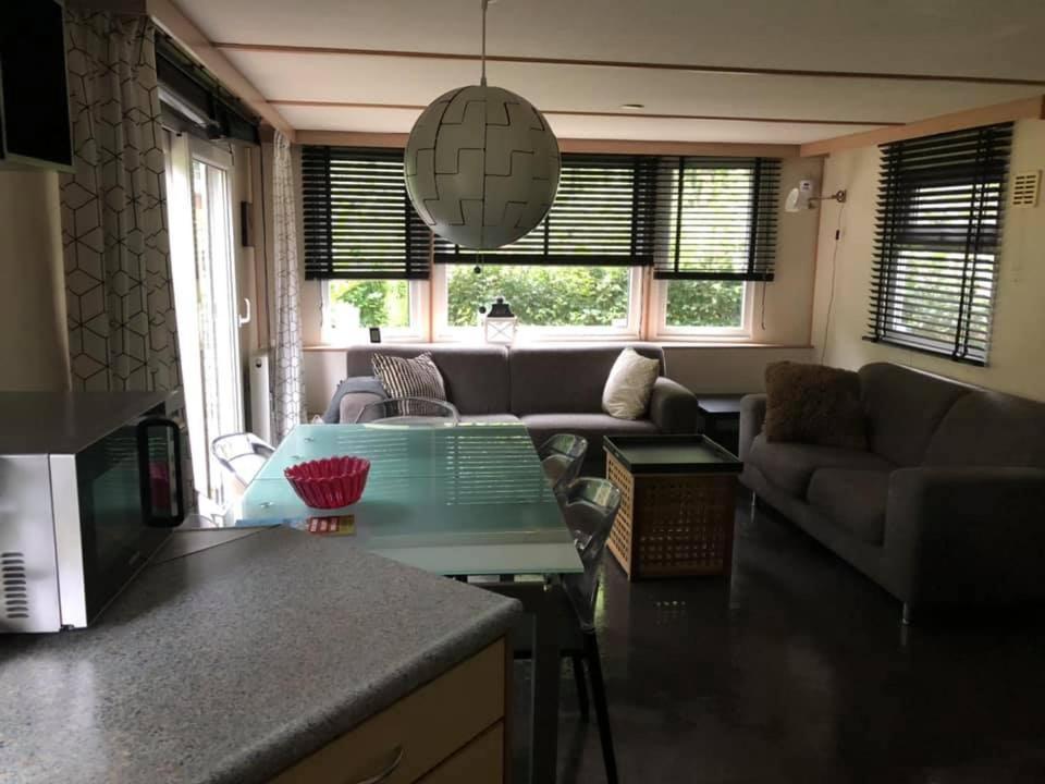 Chalet 4-5 Pers In Epe F16 Van Alle Gemakken Voorzien Max Aantal Volwassenen Is 4 Dış mekan fotoğraf